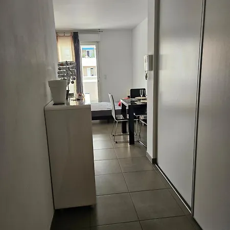 Grand Climatise Apartment